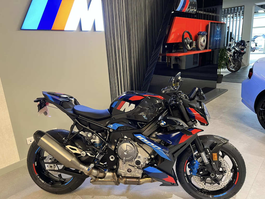 NOUVELLE BMW M 1000 R 